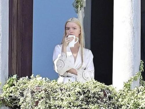 Аня Тейлор - Джой вышла замуж за своего возлюбленного Малкольма макрея в Италии. 05 Аня Тейлор - Джой вышла замуж за своего возлюбленного Малкольма макрея в Италии. 05