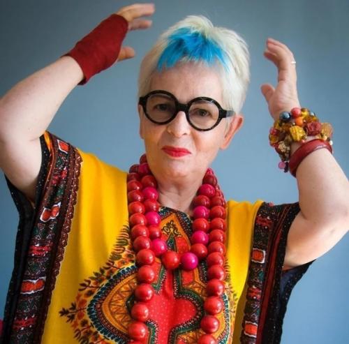 Яркие волосы у взрослых женщин: странная чудинка или смелый эксперимент. 06 Яркие волосы у взрослых женщин: странная чудинка или смелый эксперимент. 06