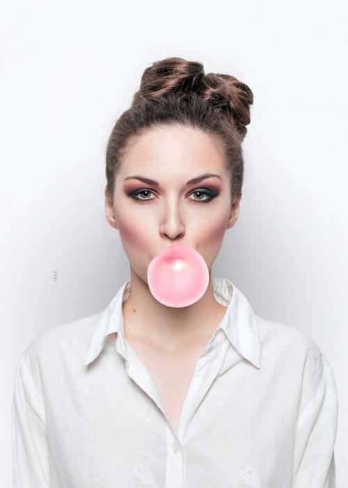 Модель для создания игривого образа с жвачкой ищу? 03