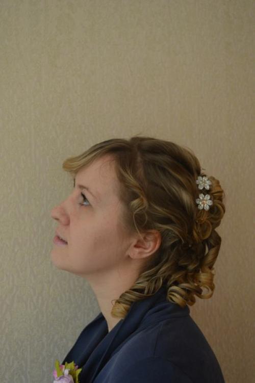 Дорогие красавицы) предлагаю услуги по созданию образа на свадьбу, день рождение, корпоратив, фотосессию макияж - 300 руб., прическа - 350 руб. 05