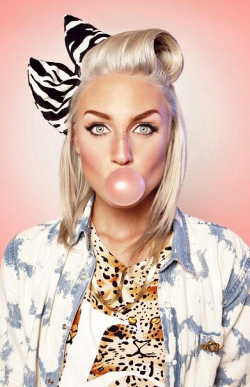 Модель для создания игривого образа с жвачкой ищу? 01