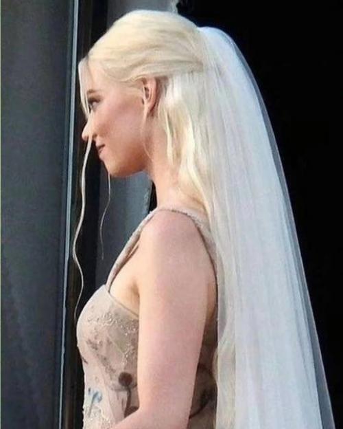 Аня Тейлор - Джой вышла замуж за своего возлюбленного Малкольма макрея в Италии. 06 Аня Тейлор - Джой вышла замуж за своего возлюбленного Малкольма макрея в Италии. 06