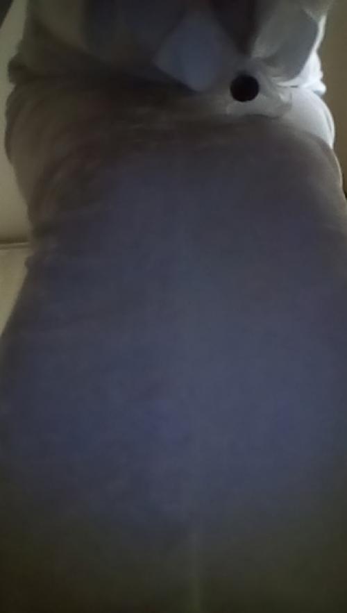 Нарисовать бумаге девушку с белым платьем, перчаткой, белые красивые туфли и красивую прическу. 06