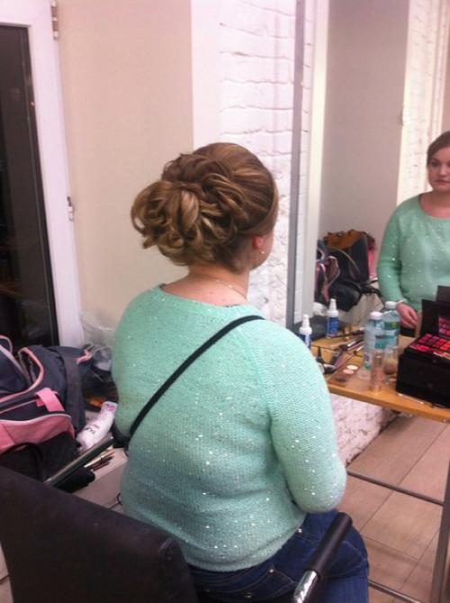 Mилые, девушки.  Буду рада предложить вам свои услуги, свадебного стилиста, визажиста. 06