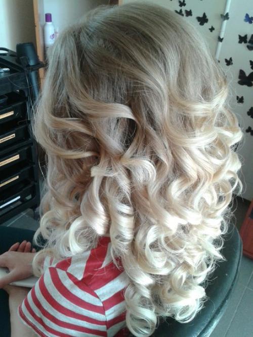 Милые?  Выпускницы!  Запись на прическу и макияж на выпускные вечера началась! 03