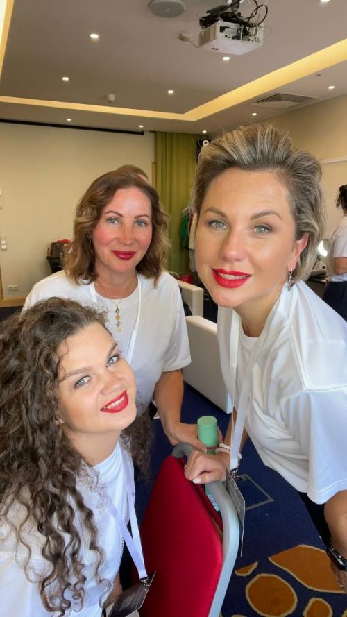 18, 19 октября было невероятное событие: Суровый Питерский Форум, для которого мы с командой готовили образы для спикеров и организаторов. 02