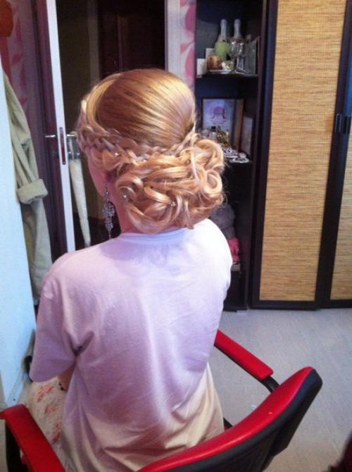 Mилые, девушки.  Буду рада предложить вам свои услуги, свадебного стилиста, визажиста. 03