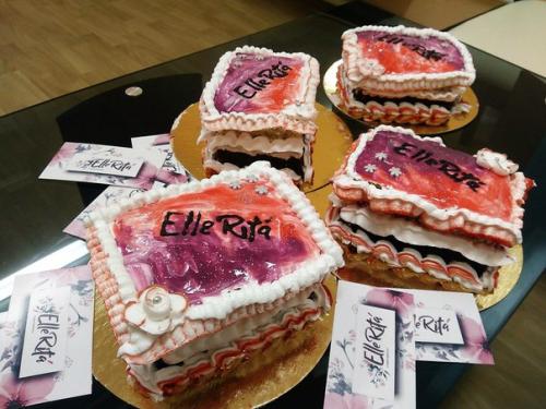 Совсем забегалась, забыла поделиться! 01