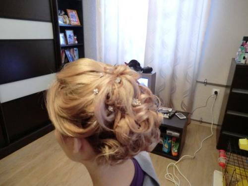 Дорогие красавицы) предлагаю услуги по созданию образа на свадьбу, день рождение, корпоратив, фотосессию макияж - 300 руб., прическа - 350 руб. 04