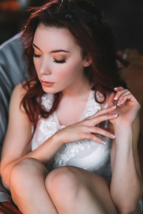 Мы начнем утро с прекрасной нимфы смотрящей в след уходящей осени. 02