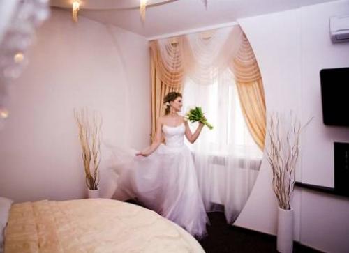 Красивые девушки с длинными волосами нужны. 01