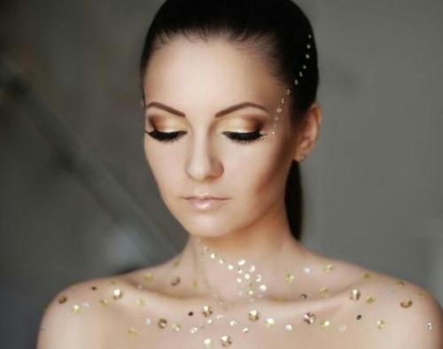 Отличная новость?  Для тех, кто уже давно хочет попробовать себя в роли модели на креативную или бьюти - съемку? 05