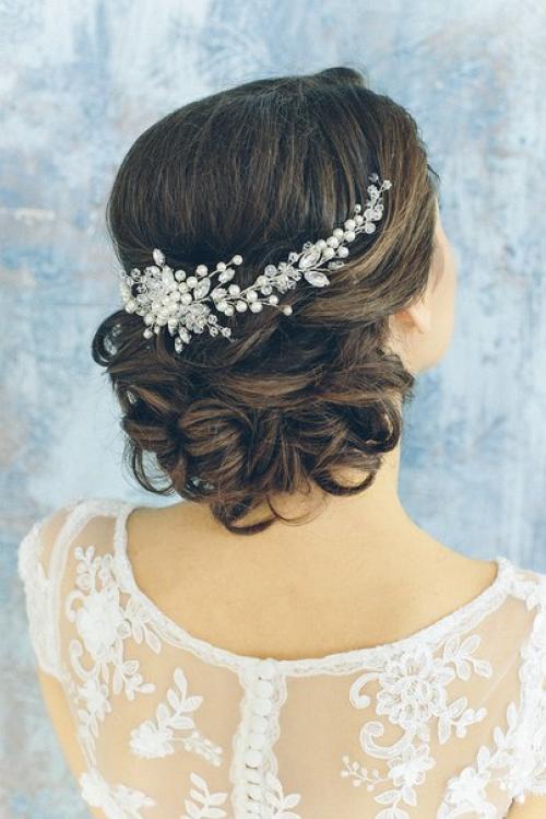 Привет?  Меня зовут Настя, я опытный визажист? 01