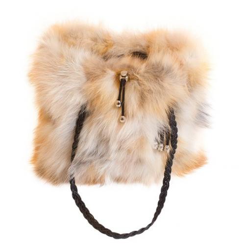 Красивую и стильную ношу всегда приятно нести. 05