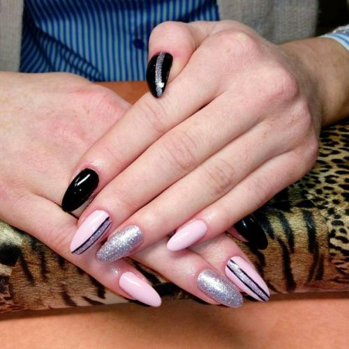 Девчонки, вот мы прям видим как кто-то из вас сейчас сидит и грустит: хочу маникюр, прическу, макияж, массаж, к косметологу или новые туфельки. 05