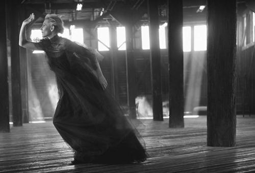 Love Will Tear Us Apart: Кейт бланшетт в фотосессии Уилла Дэвидсона для Vogue Australia December 2015. 03