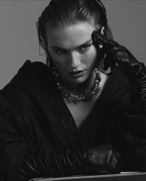 Фотограф: @ Pahuedefontenay.  Стилист: @ Rebeccableynie. 02