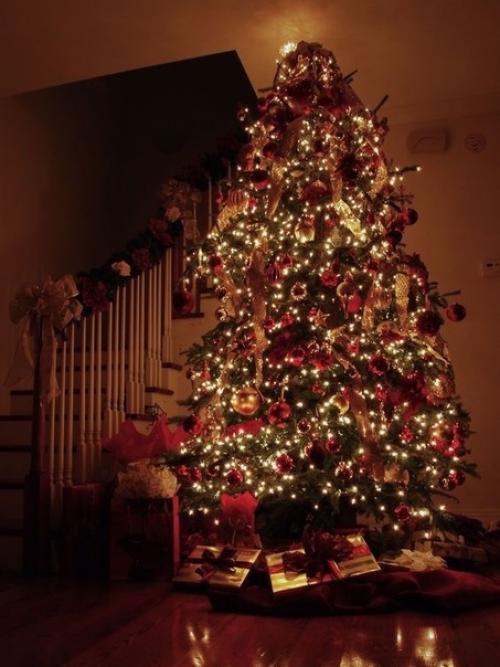 Юбка из торжественного кимоно и открытый топ - необычный элегантный наряд для новогодней вечеринки. 05