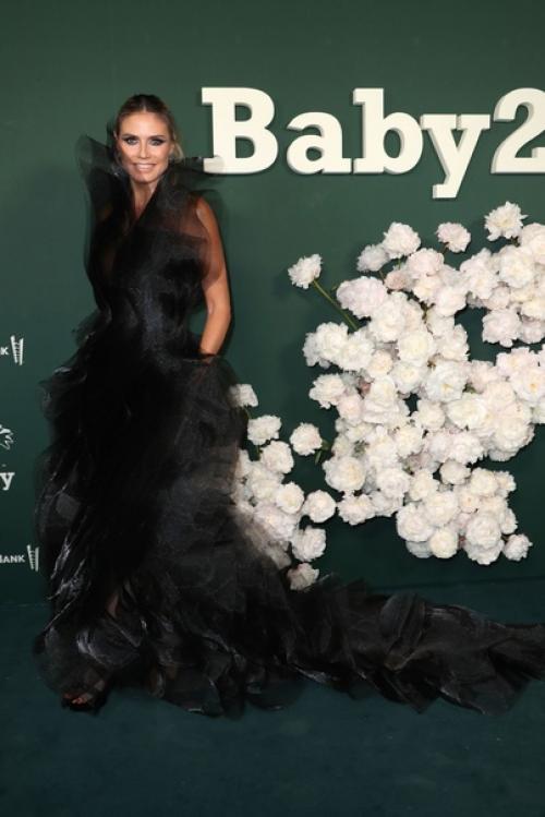 Heidiklum@Vsallaccess 50-летняя хайди клум посетила благотворительный вечер Baby2baby, которые ежегодно проходит в Калифорнии. 01