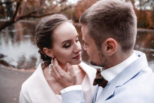 Привет?  Меня зовут Настя, я опытный визажист? 02