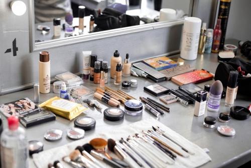 Когда нужны профессиональный макияж и причёска? 01 Когда нужны профессиональный макияж и причёска? 01