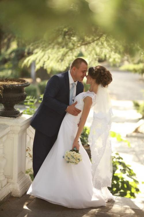 Дорогие девушки!  Я дипломированный, профессиональный мастер, ищу моделей на макияж и прическу (хочется новых работ в портфолио. 09