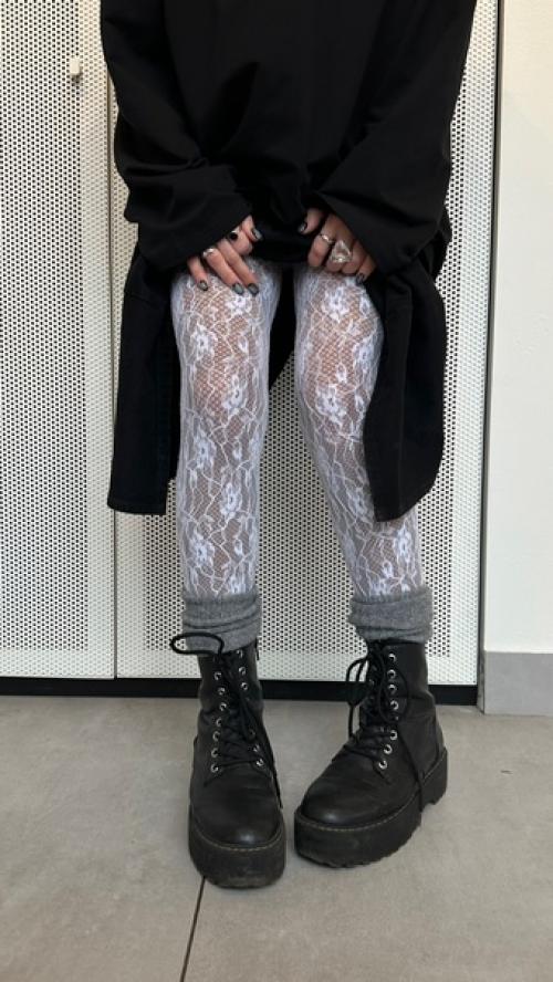 Макияж, маникюр, причёска - все это стало неотъемлемой частью образа женщины и позволяет выразить нам свою индивидуальность и подчеркнуть стиль. 01