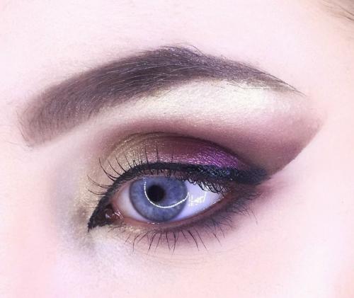 Дорогие девушки!  Я дипломированный, профессиональный мастер, ищу моделей на макияж и прическу (хочется новых работ в портфолио. 01