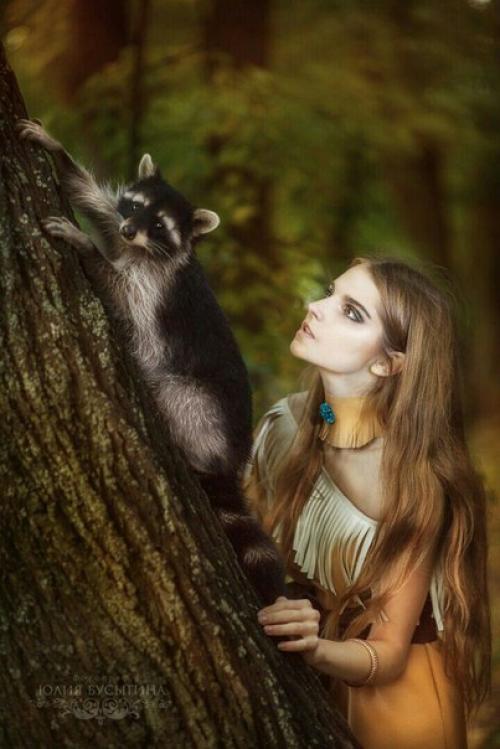 Милые девушки!  Я сертифицированный визажист, приглашаю вас для создания прекрасного образа на торжество по приятным ценам? 01