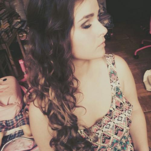 Здравствуйте?  Предлагаю услуги парикмахера - визажиста? 09