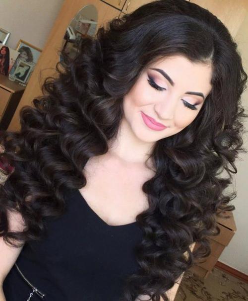 Чем ближе к новому году, тем меньше у нас времени остается на то, чтобы продумать свой образ на новогоднюю ночь. 03