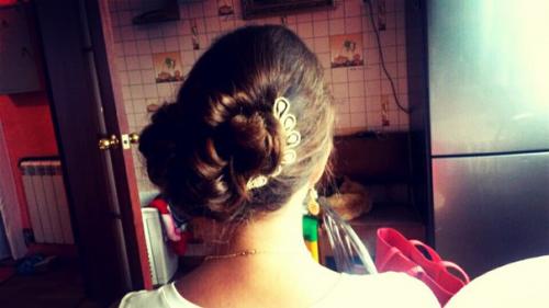 Здравствуйте?  Предлагаю услуги парикмахера - визажиста? 08