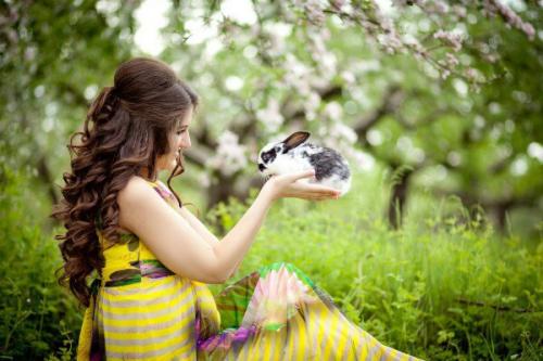 Я могу сделать вам, причёски и макияж на любое мероприятие и на каждый день индивидуальный подход к каждому клиенту! 05