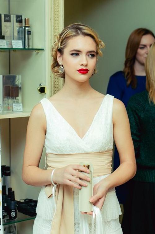 Очаровательные Александра и Настя на встрече с Яном эвудом восом - создателем исключительного парфюмерного бренда Puredistance! 02