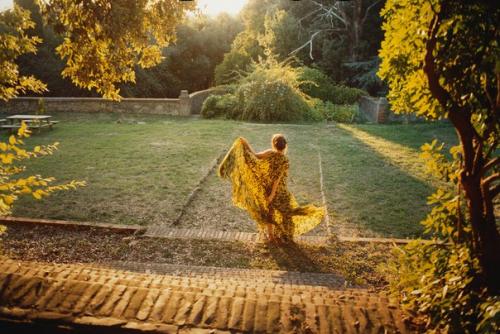 Up At The Villa: Изабели фонтана в фотосессии тома Крейга для Porter Magazine Winter Escape 2015. 01