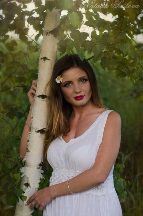 Милые девушки!  Я сертифицированный визажист, приглашаю вас для создания прекрасного образа на торжество по приятным ценам? 09