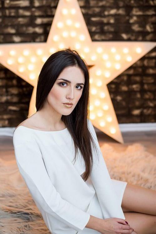 Дорогие девушки?  Я рада предложить макияж и причёску к любому вашему событию и торжеству? 01