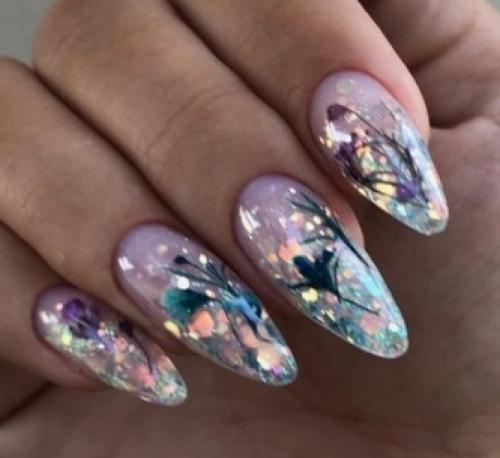 Аккуратный маникюр - прекрасное дополнение к стильному наряду, красивой прическе и подходящему макияжу. 08