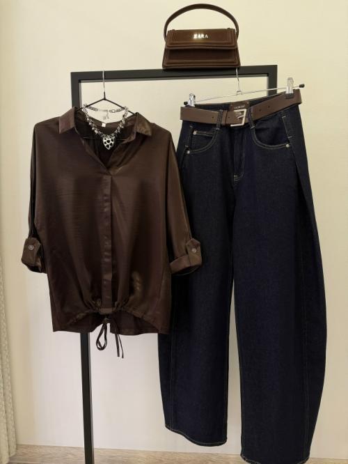 Образы с джинсами часто воспринимаются как повседневные и удобные, однако они вполне способны стать элегантными и даже праздничными. 02 Образы с джинсами часто воспринимаются как повседневные и удобные, однако они вполне способны стать элегантными и даже праздничными. 02