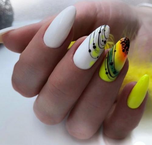 Аккуратный маникюр - прекрасное дополнение к стильному наряду, красивой прическе и подходящему макияжу. 03