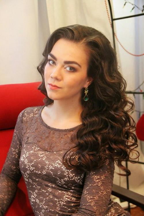 Модели на МАКИЯЖ и прически нужны. 05