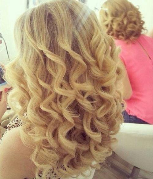 Я могу сделать вам, причёски и макияж на любое мероприятие и на каждый день индивидуальный подход к каждому клиенту! 07