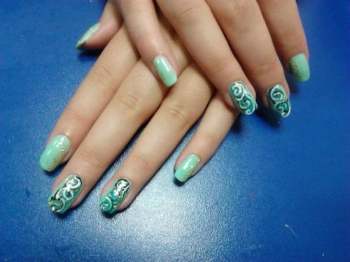 В преддверии нового года прически, макияж, маникюр, педикюр по самым вкусным ценам. 02