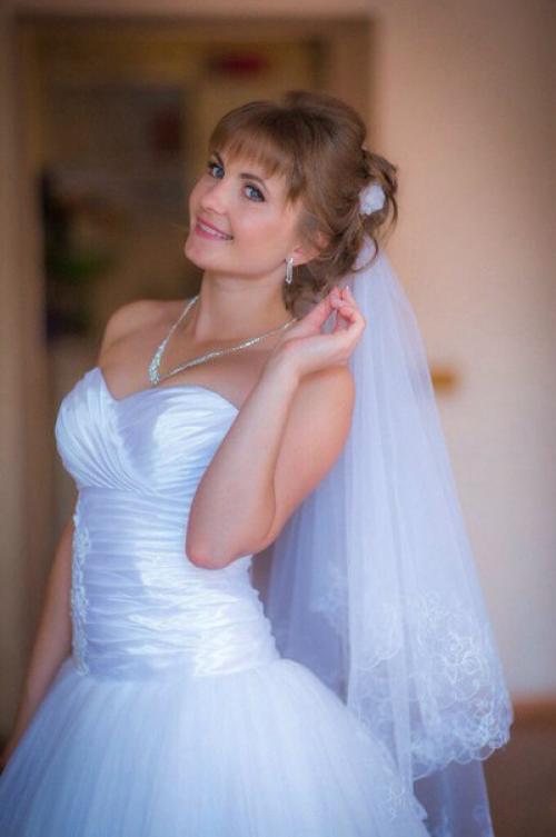 Нужны модели на макияж и локоны/прическу. 04