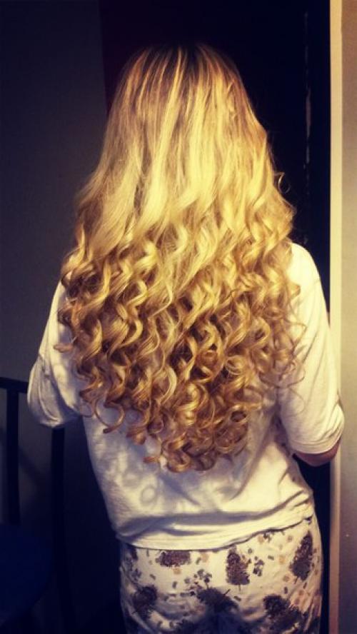 Здравствуйте?  Предлагаю услуги парикмахера - визажиста? 03