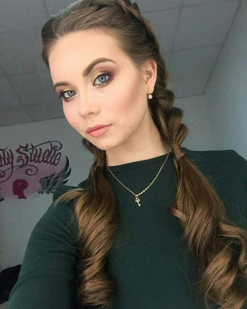 Требуются модели на красивые прически и макияж на этой неделе в будние дни. 04