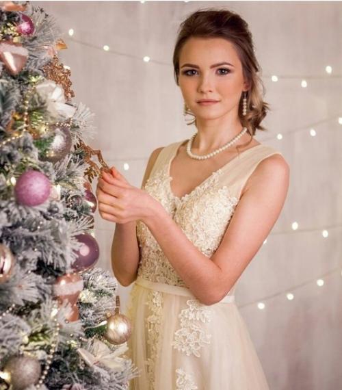 Королевы?  Я дипломированный визажист - стилист, мастер по прическам, бровист, чемпион юга России Volga Beauty Awards, Elbrus Beauty Awards? 03