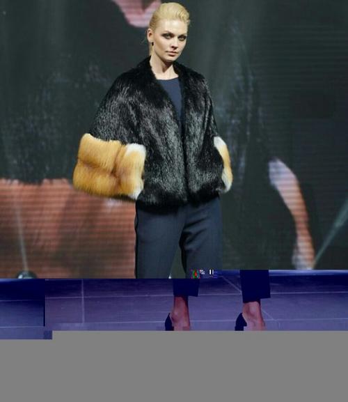 А мы продолжаем делиться модным, меховым показом IFF 'Remix - Eurasia' 2017. 04