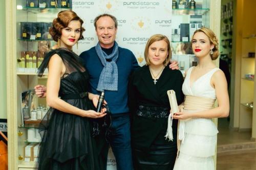Очаровательные Александра и Настя на встрече с Яном эвудом восом - создателем исключительного парфюмерного бренда Puredistance! 03