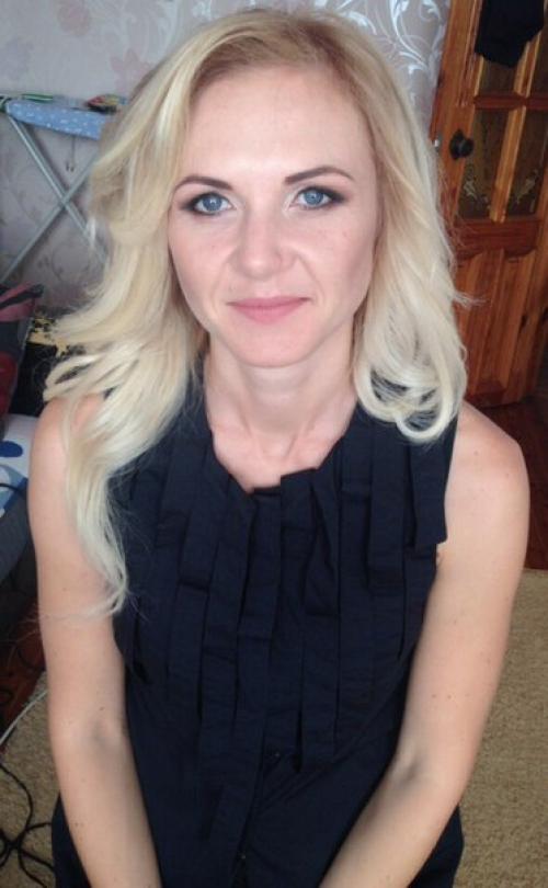 Предлагаю качественный дневной, вечерний, свадебный макияж, нюд лук, а также прически любой сложности по доступным ценам. 01